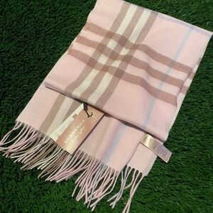 ✨ BURBERRY ✨🩷 Baby Pink Plaid Checkered Scarf - 100% Cashmere ‼️